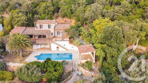 Maison à vendre  6 pièces - 197,38 m2 CAVALAIRE SUR MER - 83