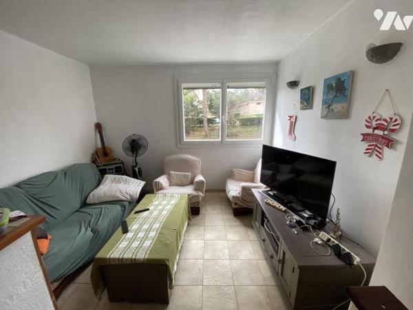 APPARTEMENT T4/5, TRAVERSANT, BALCON FERMÉ, CAVE.