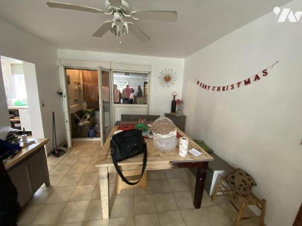 APPARTEMENT T4/5, TRAVERSANT, BALCON FERMÉ, CAVE.