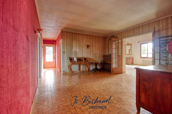 Maison de 250m2 + sous-sol de 80m2