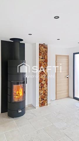 Maison individuelle de plain-pied élevée sur sous-sol entièrement rénovée !