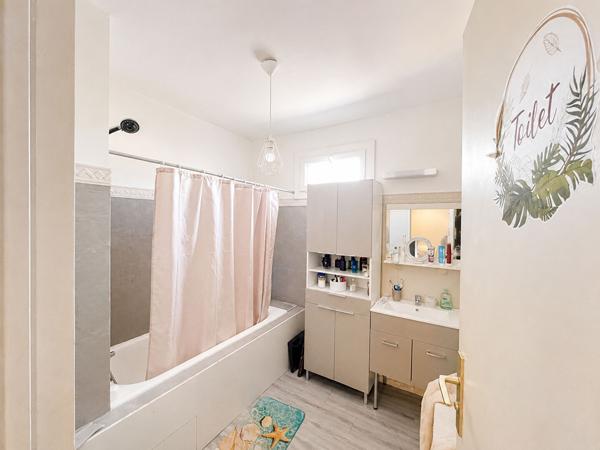 Salon-de-Provence ? Spacieux T3 de 80 m² avec garage et deux balcons