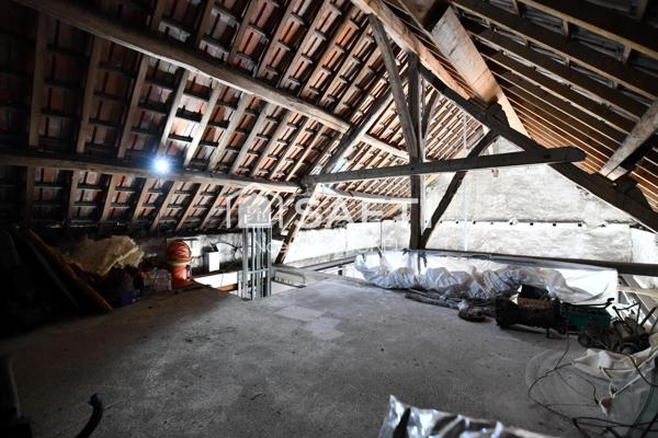 Corps de bâtiment à rénover !