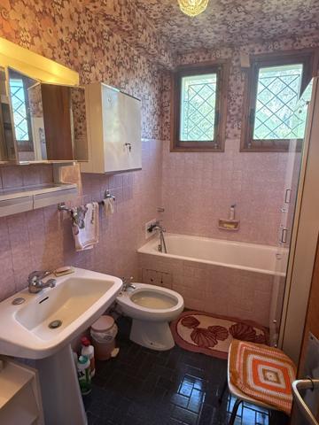 Maison familiale avec grand terrain constructible à Jausiers
