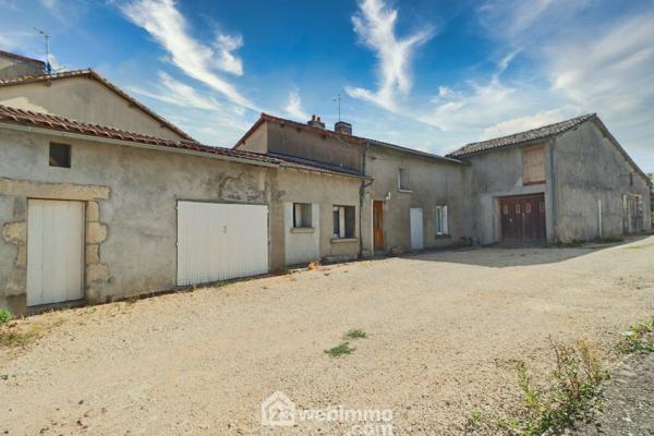 Maison de village 113 m² à Valence-en-Poitou 86700