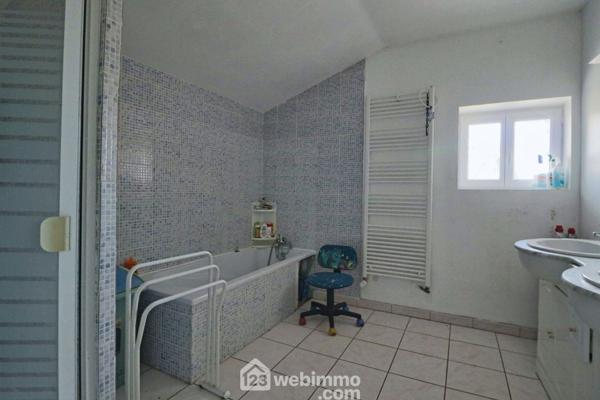 Maison de village 113 m² à Valence-en-Poitou 86700