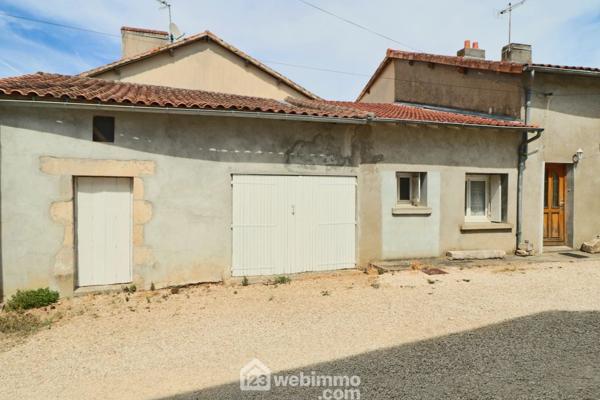Maison de village 113 m² à Valence-en-Poitou 86700