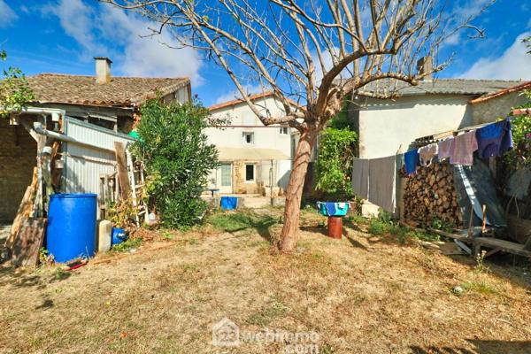 Maison de village 113 m² à Valence-en-Poitou 86700