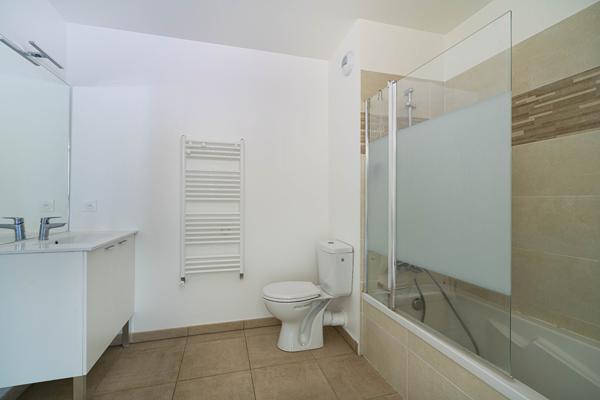 A vendre - Appartement T2 récent avec balcon, cave et 2 stationnements  -Vincy, La Balme-de-Sillingy