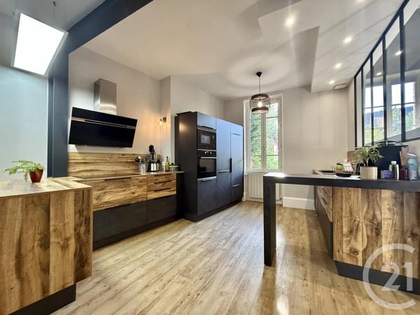 Maison à vendre  9 pièces - 225 m 2   MOULINS  - 03