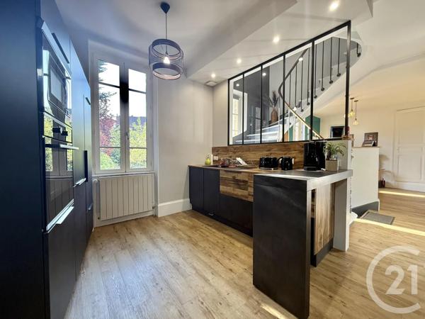 Maison à vendre  9 pièces - 225 m 2   MOULINS  - 03