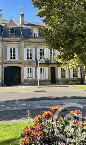 Maison à vendre  9 pièces - 225 m 2   MOULINS  - 03