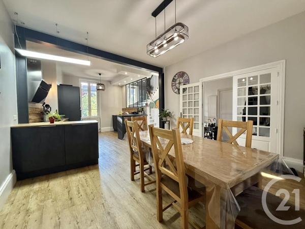 Maison à vendre  9 pièces - 225 m 2   MOULINS  - 03