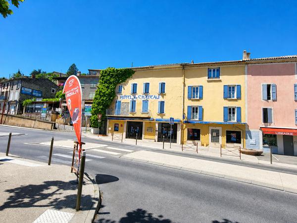 Local commercial de 65 m² sur la commune de Château Arnoux