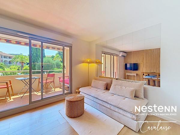 la Croix Valmer - Appartement refait à neuf d'environ 28 m² avec garage, terrasse et piscine