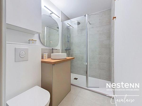 la Croix Valmer - Appartement refait à neuf d'environ 28 m² avec garage, terrasse et piscine