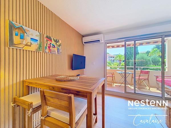 la Croix Valmer - Appartement refait à neuf d'environ 28 m² avec garage, terrasse et piscine