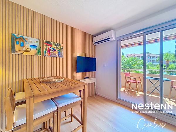 la Croix Valmer - Appartement refait à neuf d'environ 28 m² avec garage, terrasse et piscine