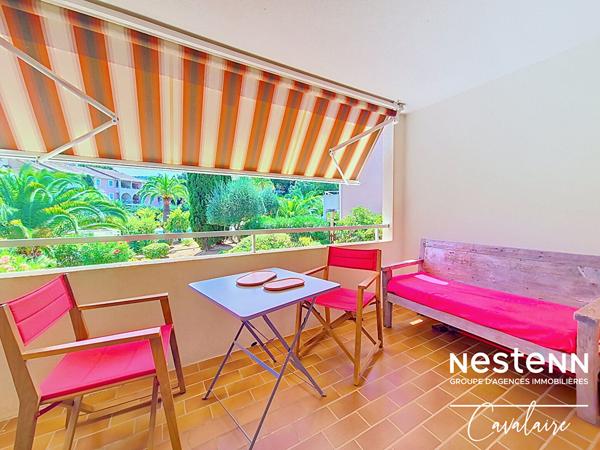 la Croix Valmer - Appartement refait à neuf d'environ 28 m² avec garage, terrasse et piscine