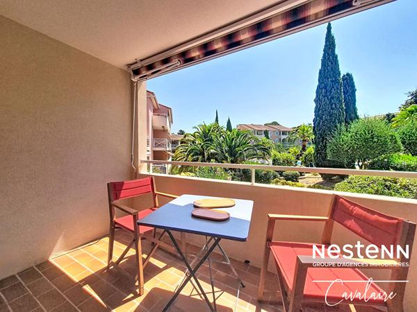 la Croix Valmer - Appartement refait à neuf d'environ 28 m² avec garage, terrasse et piscine