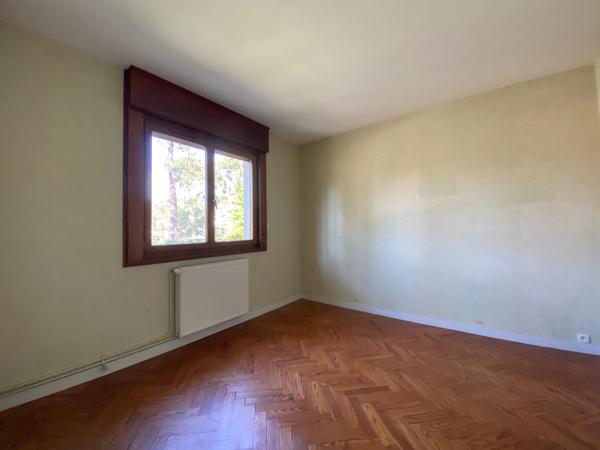 ARCACHON ABATILLES ! Maison 4 pièces de 80 m2 sur une parcelle boisée de de 584 m2 !