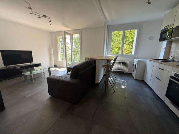 Appartement T1 bis Villeurbanne 37.71 m2, balcon, au calme, verdure, cuisine équipée, cave et possibilité acquérir un garage.