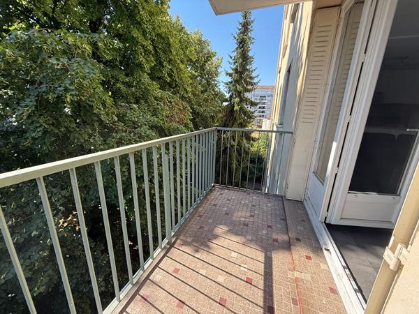 Appartement T1 bis Villeurbanne 37.71 m2, balcon, au calme, verdure, cuisine équipée, cave et possibilité acquérir un garage.