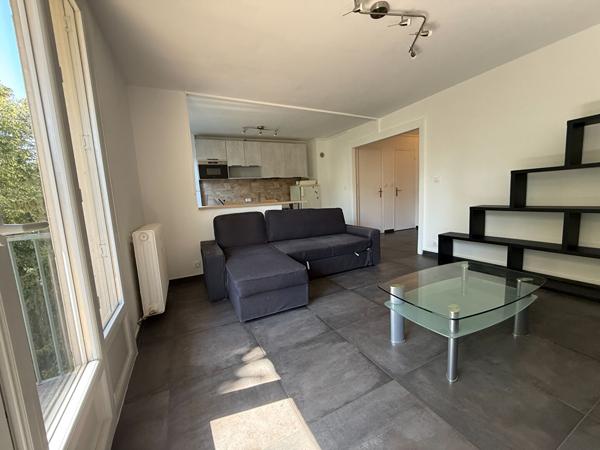 Appartement T1 bis Villeurbanne 37.71 m2, balcon, au calme, verdure, cuisine équipée, cave et possibilité acquérir un garage.