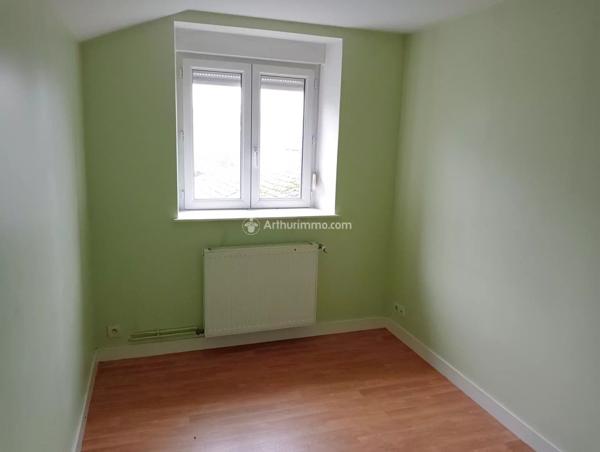 Vente Maison de village 3 pièces 55 m2 à Champgenéteux