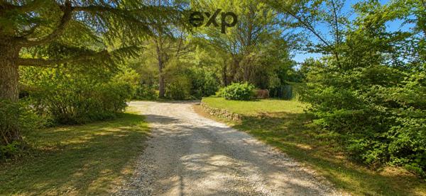 Terrain constructible de 1 200 m² à Ansouis – Un cadre de vie privilégié au cœur du Luberon