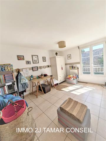 Cadenet (84160) Avenue Philippe de Girard Appartement T3 77,39 m² 84160 CADENET