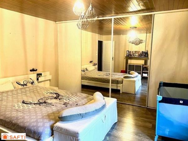 Charmante maison rénovée avec jardin et grand garage !!