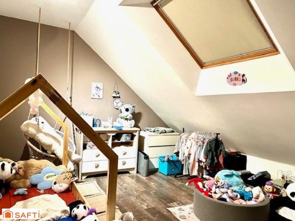 Charmante maison rénovée avec jardin et grand garage !!