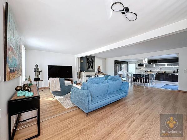 Vente Villa 6 pièces 208 m2 à Santeny