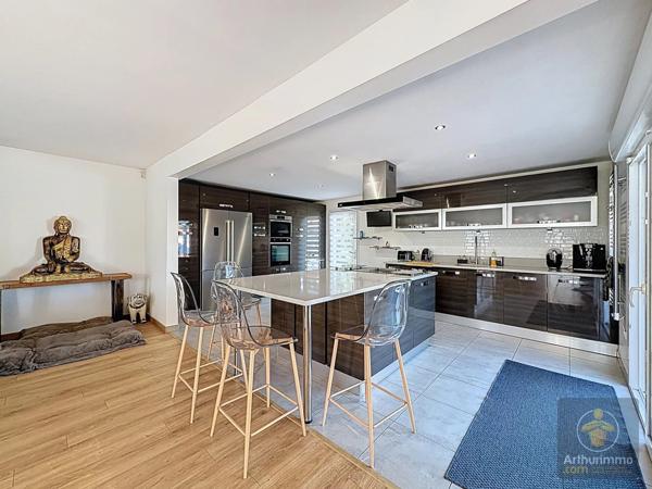 Vente Villa 6 pièces 208 m2 à Santeny