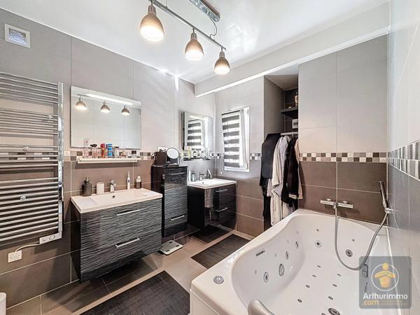 Vente Villa 6 pièces 208 m2 à Santeny