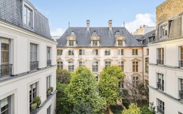 Appartement à vendre    4 pièces • 136 m2 Paris 3