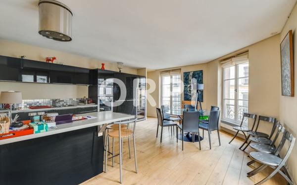 Appartement à vendre    4 pièces • 136 m2 Paris 3