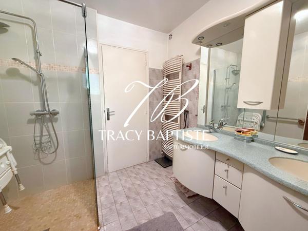 Maison familiale - 165 m² habitables – Jardin intimiste – Proche toutes commodités