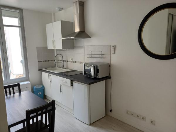 Appartement T1 Meublé Laval Centre-Ville Cathédrale