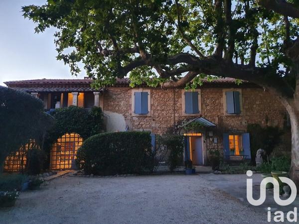 Mas 16 pièces de 584 m² à Robion (84440)