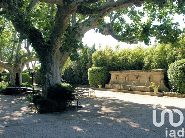 Mas 16 pièces de 584 m² à Robion (84440)