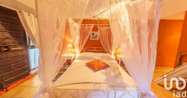 Mas 16 pièces de 584 m² à Robion (84440)