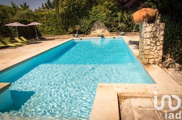 Mas 16 pièces de 584 m² à Robion (84440)