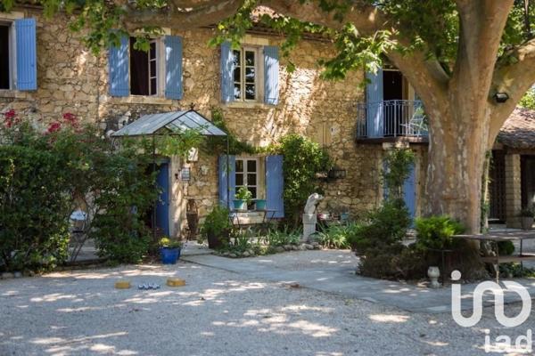 Mas 16 pièces de 584 m² à Robion (84440)