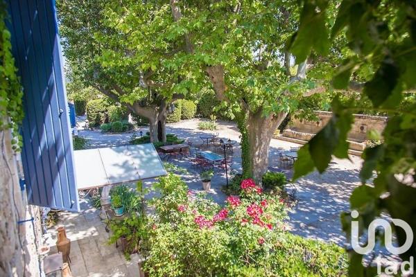 Mas 16 pièces de 584 m² à Robion (84440)