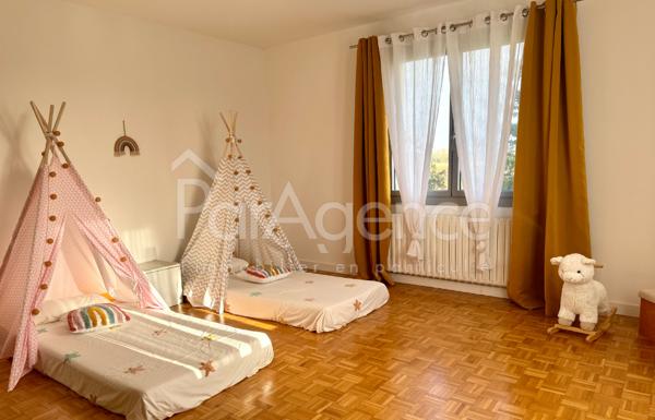 Villa 9 pièces Parc arboré avec piscine