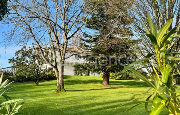 Villa 9 pièces Parc arboré avec piscine