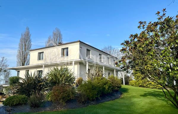 Villa 9 pièces Parc arboré avec piscine