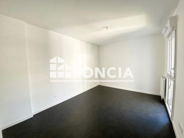 Location Appartement 3 pièces 57.8 m² - 11 AVENUE EUGENE GOUIN Tours 37200